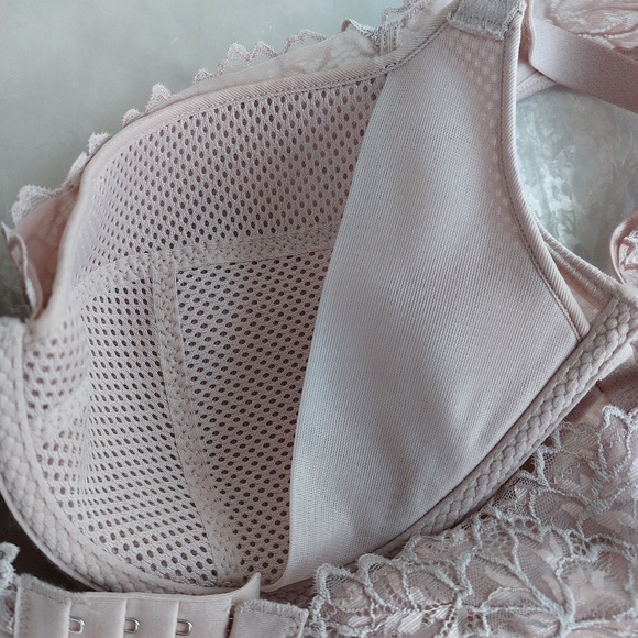 NWOT Triumph Double Layer Wing Bra Floral Lace - Picture 10 of 12